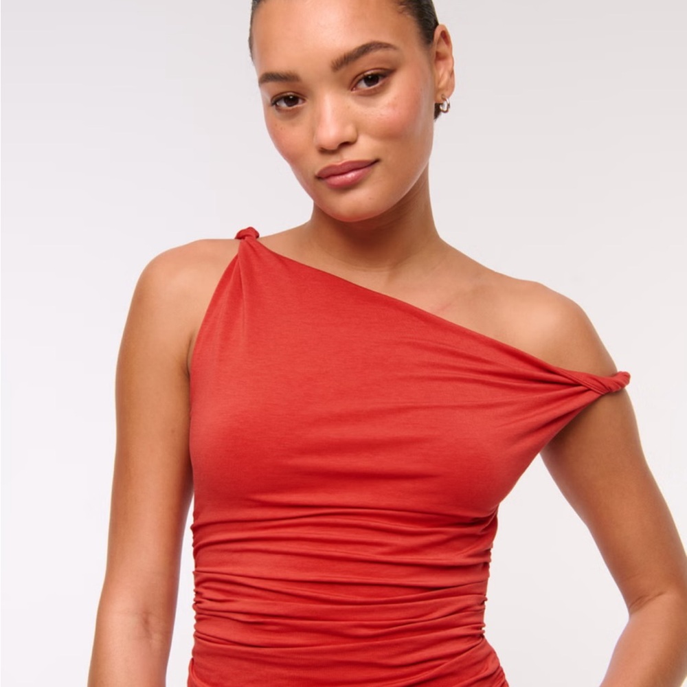 Abercrombie & Fitch One-Shoulder Red Blouse